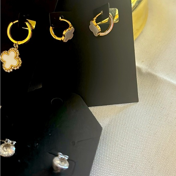 Super beautiful earrings. - Picture 2 of 4